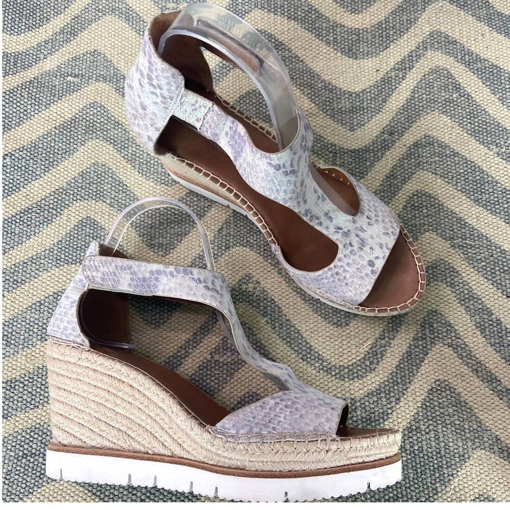 Gentle Souls Espadrille Wedge Sandals Size 9.5 Lavender Snakeskin Metallic‎ Boho